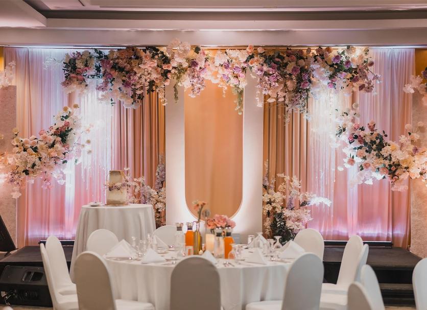 Banquet hall Photo