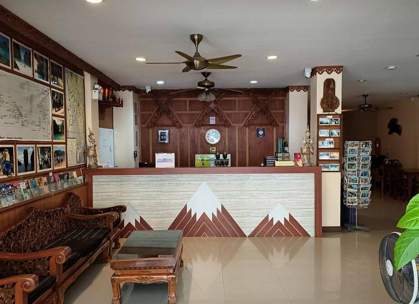 Front desk Photo