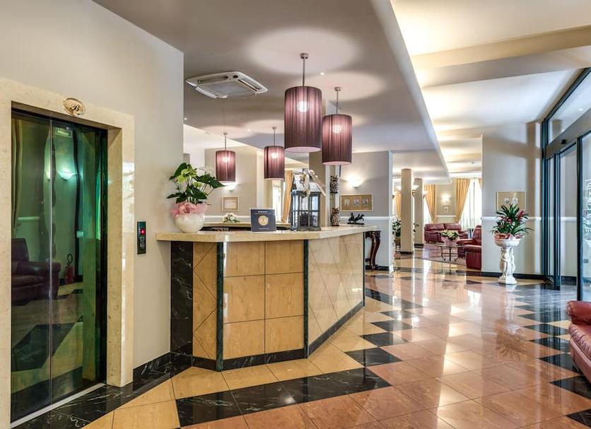 Front desk Photo