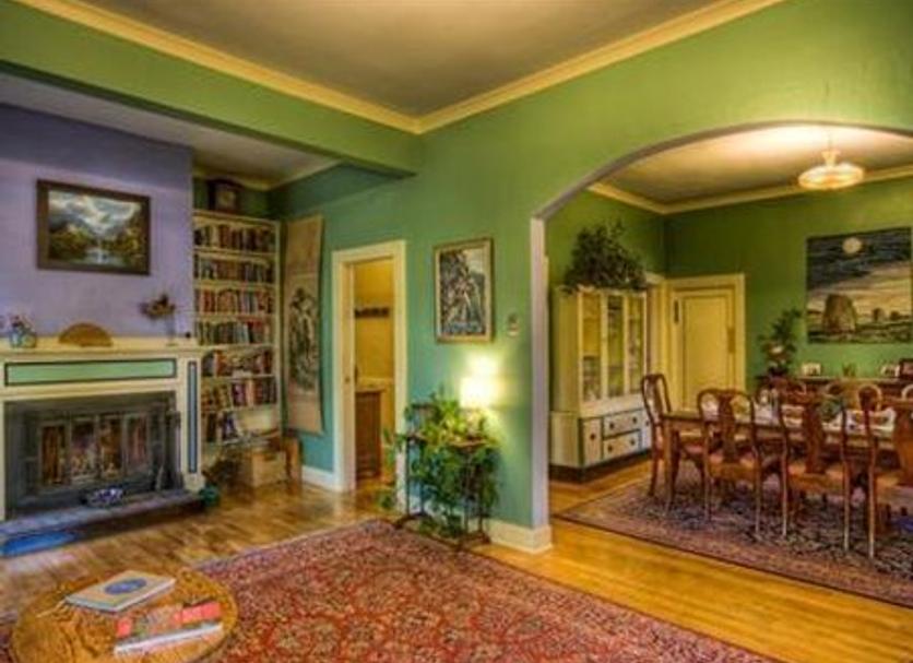 Dining room Photo