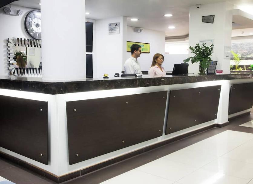 Front desk Photo