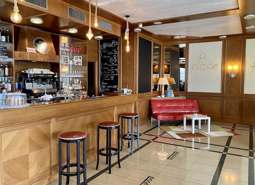 Bar Photo