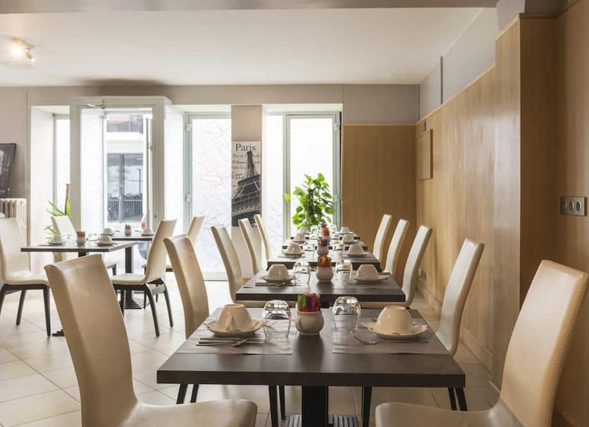 Dining room Photo