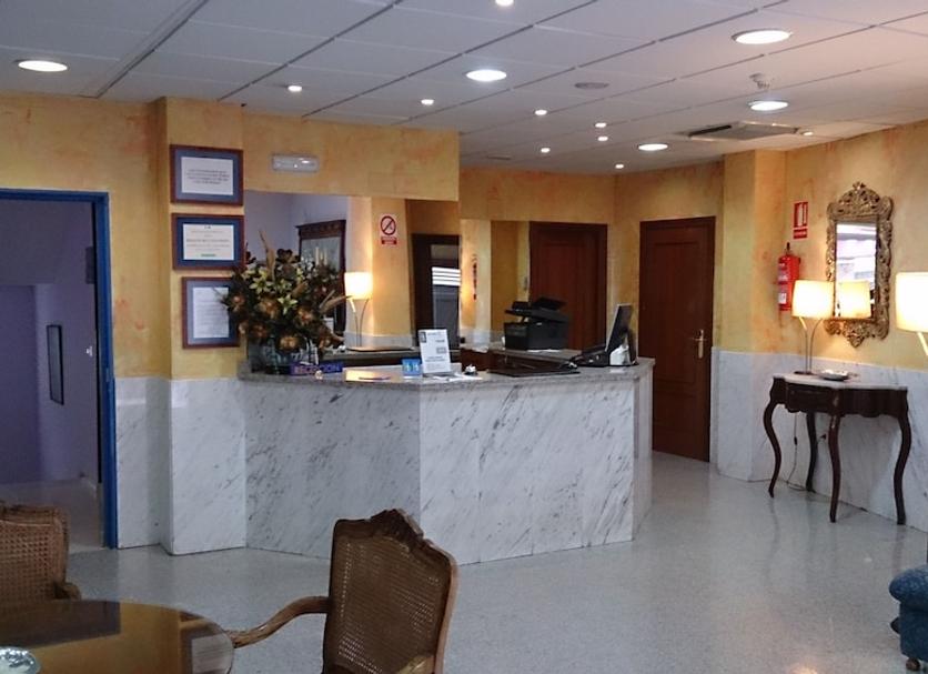 Front desk Photo