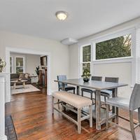 The Downtown Classic- Remodeled 4 Bedrooms, Sleeps 14