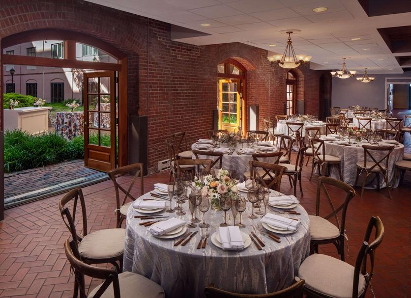 Banquet hall Photo