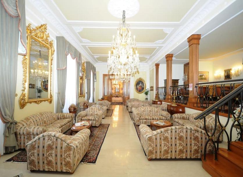 Lounge Photo