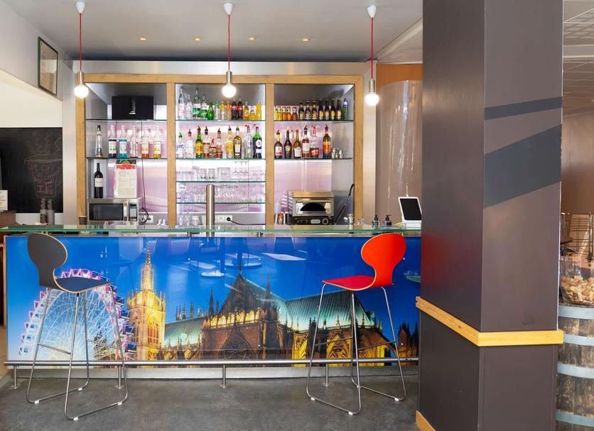 Bar Photo
