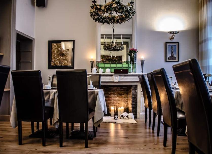 Dining room Photo