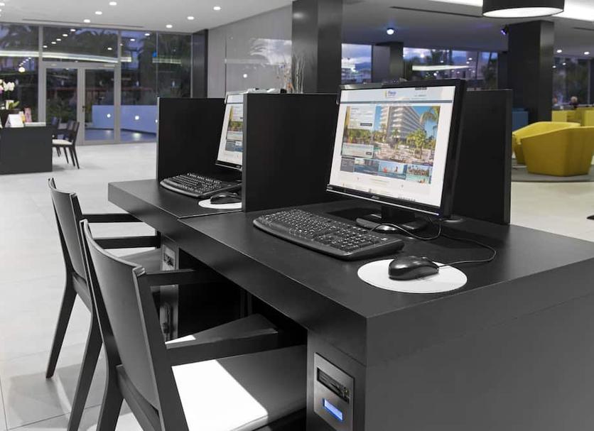 Business centre Photo