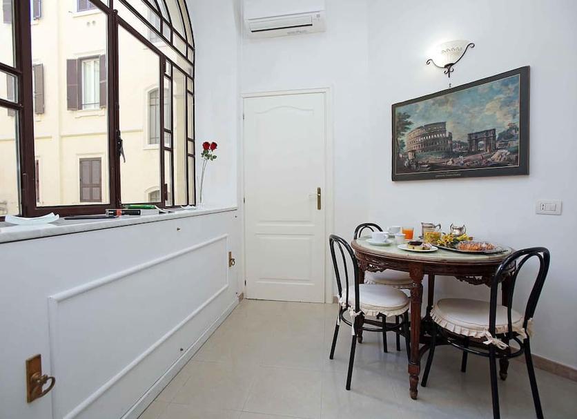 Dining room Photo