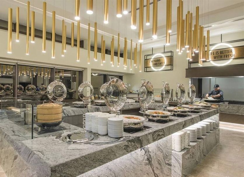 Buffet Photo