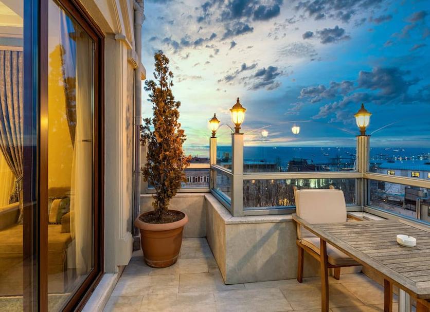 Balcony Photo