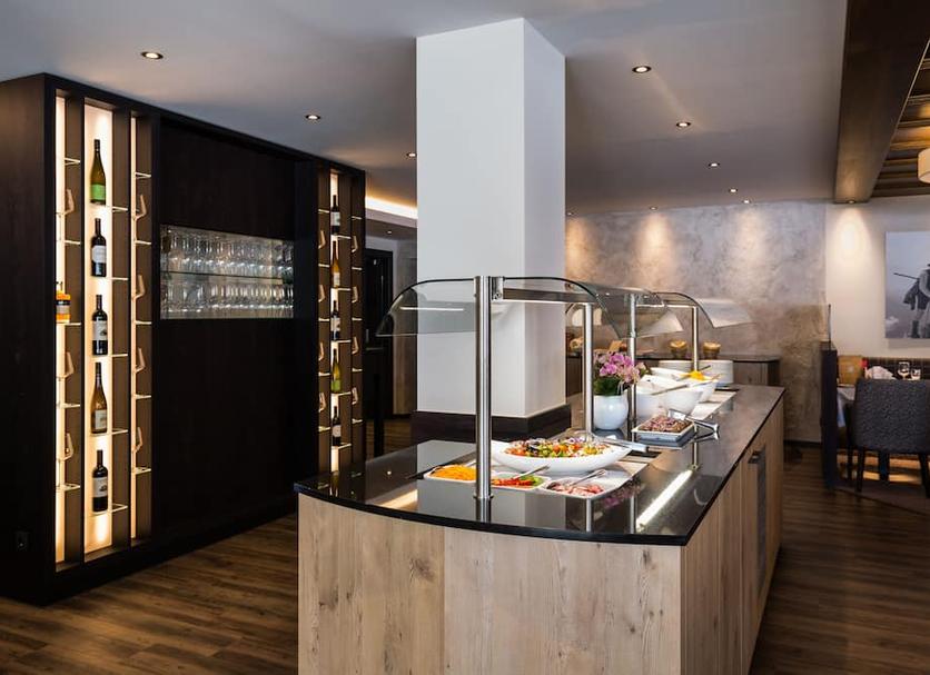 Buffet Photo