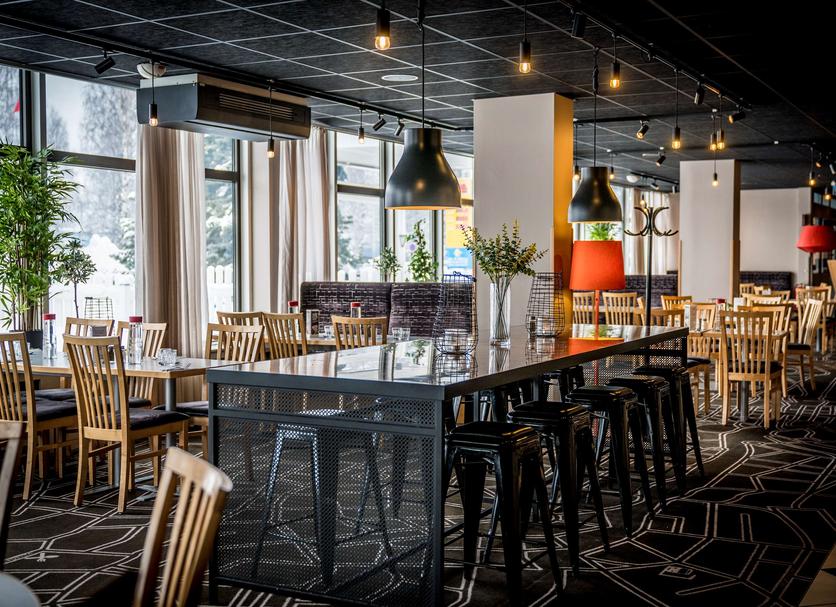 Restaurant Photo