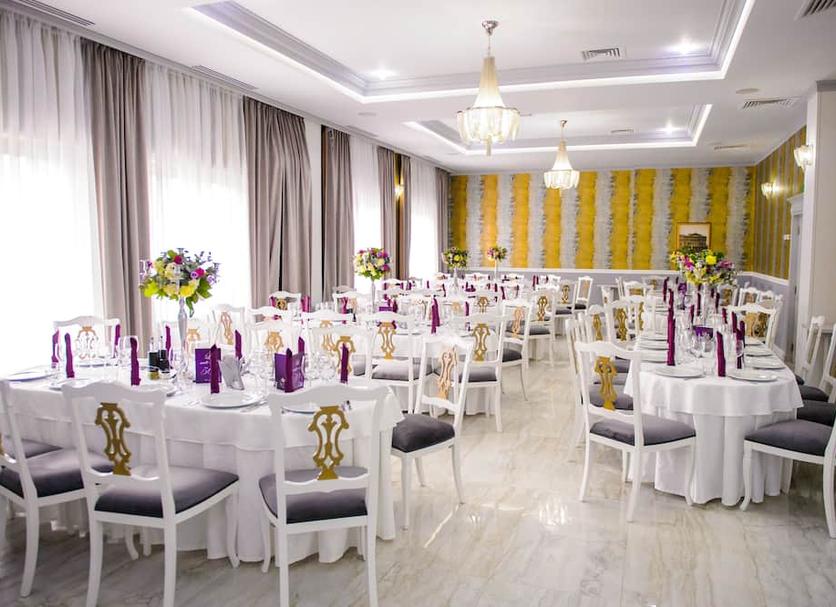 Banquet hall Photo
