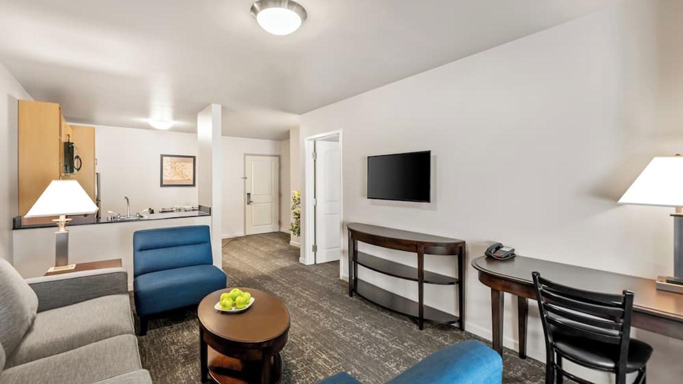 Ledgestone Hotel