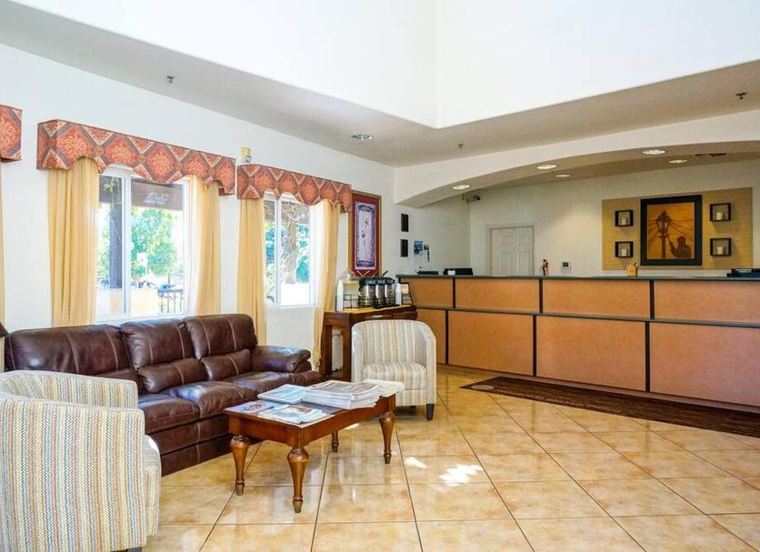 Front desk Photo