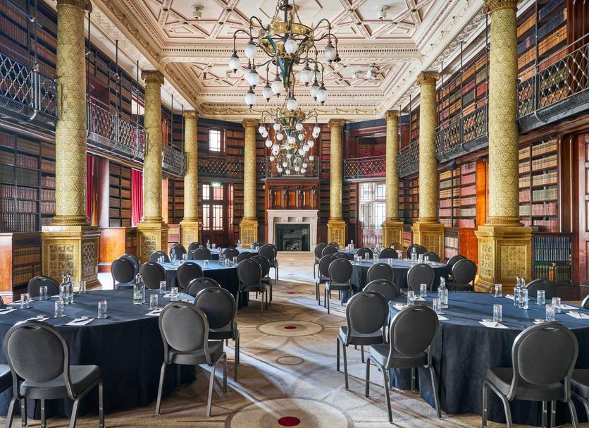 Banquet hall Photo