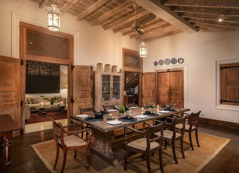 Dining room Photo