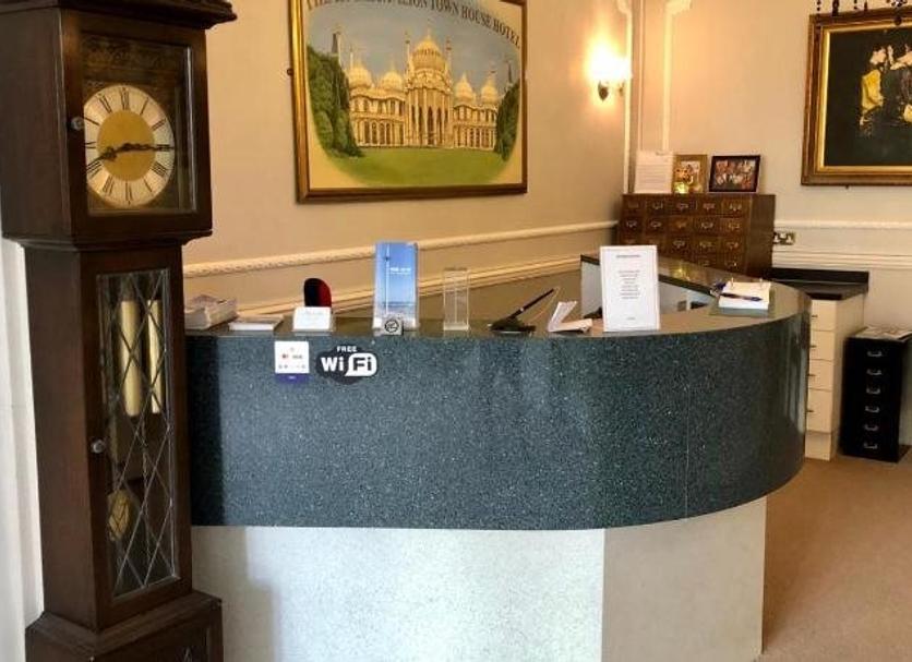 Front desk Photo