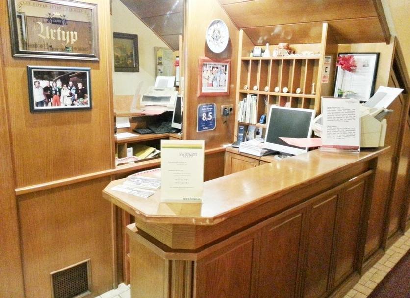 Front desk Photo