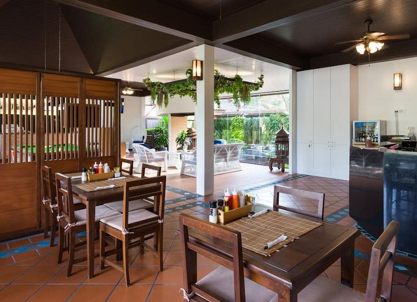 Dining room Photo