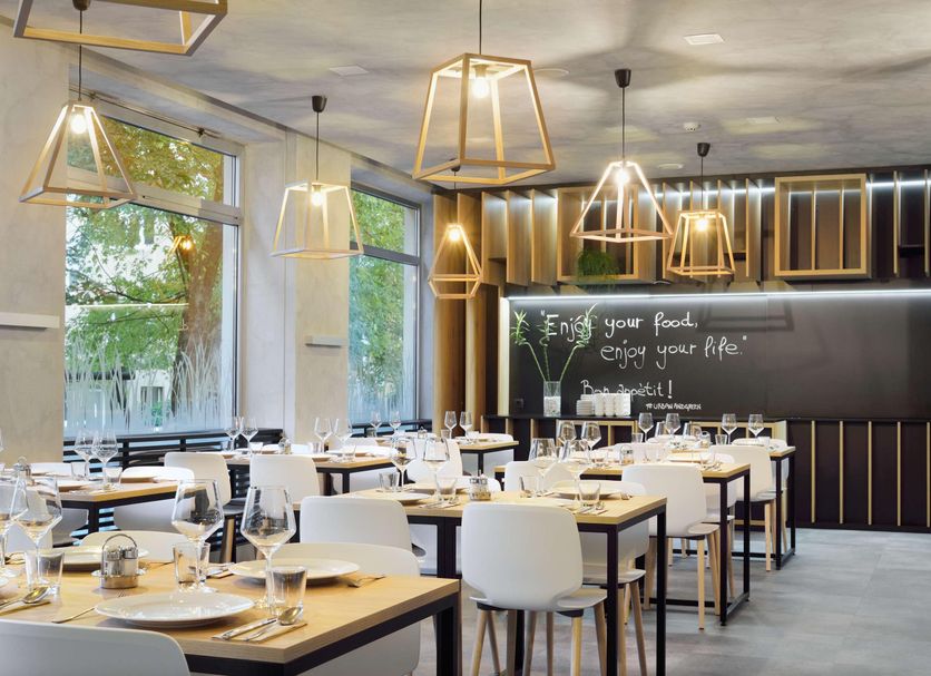 Restaurant Photo