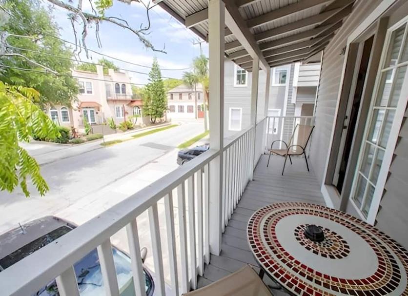 Balcony Photo