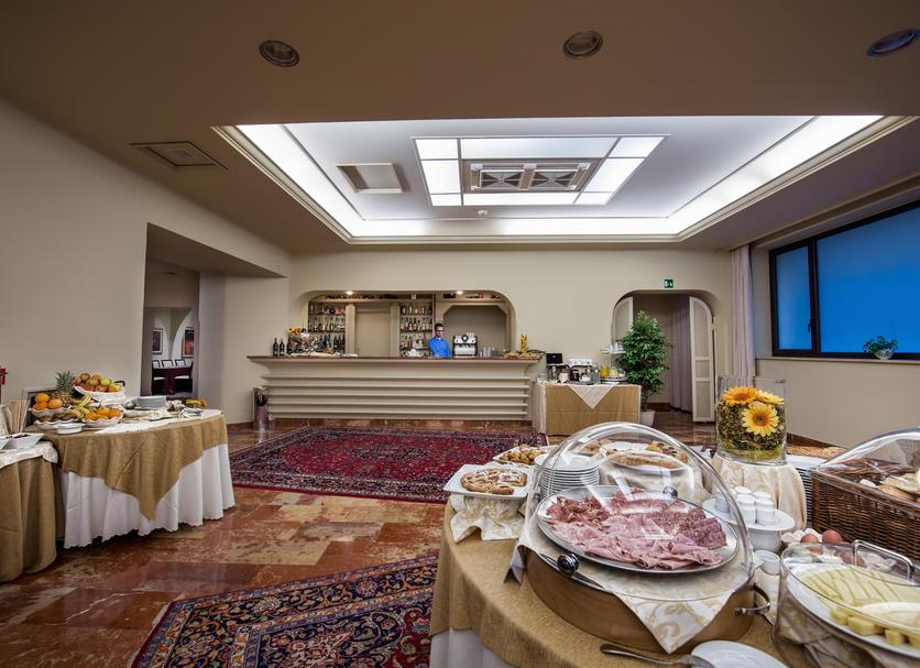 Buffet Photo