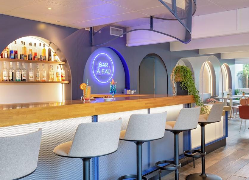 Bar Photo
