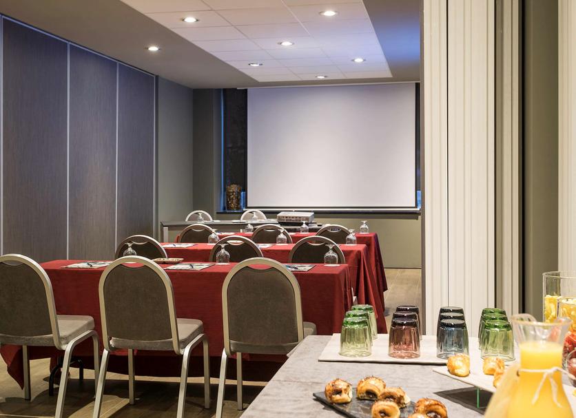 Conference room Photo