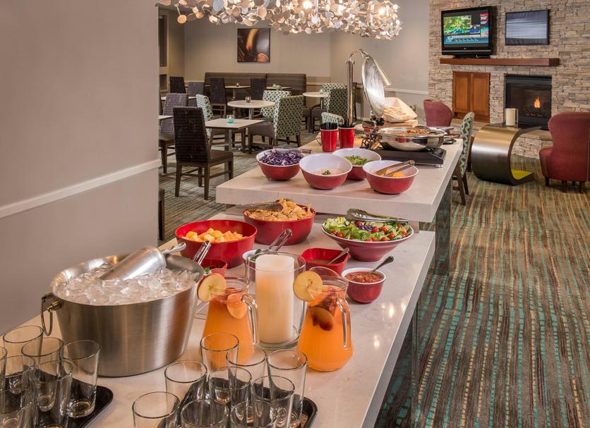 Buffet Photo