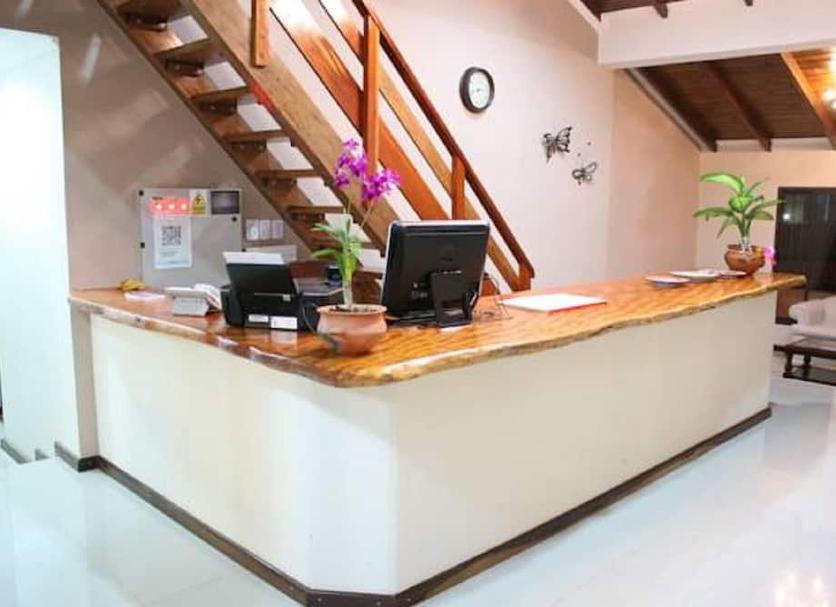 Front desk Photo