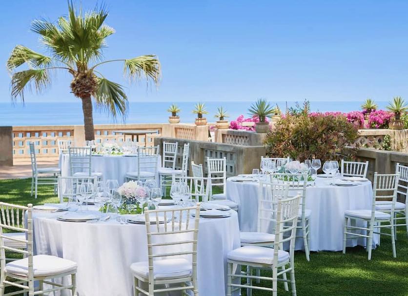 Banquet hall Photo