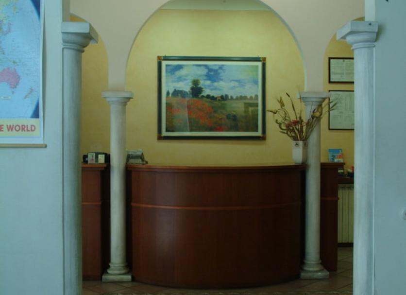 Front desk Photo
