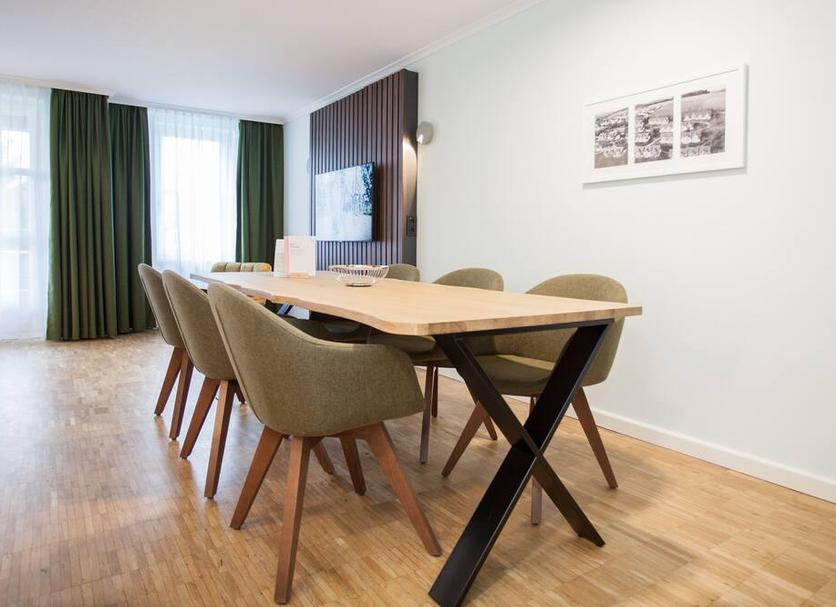 Dining room Photo