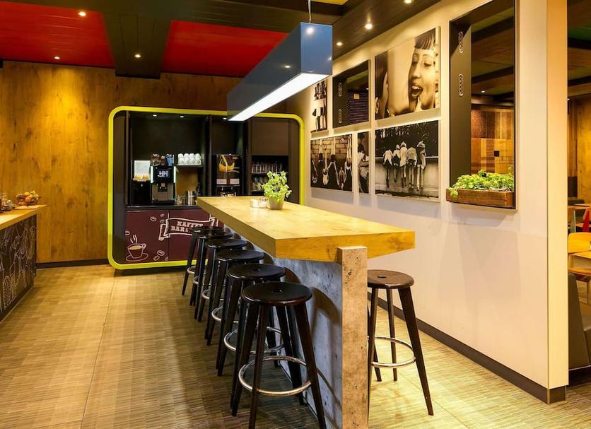 Bar Photo