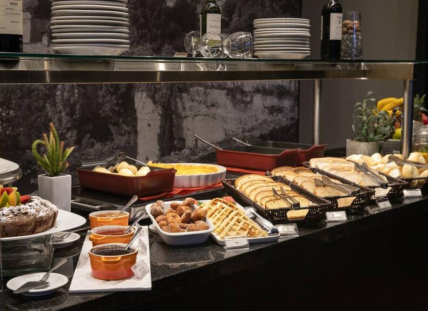 Buffet Photo