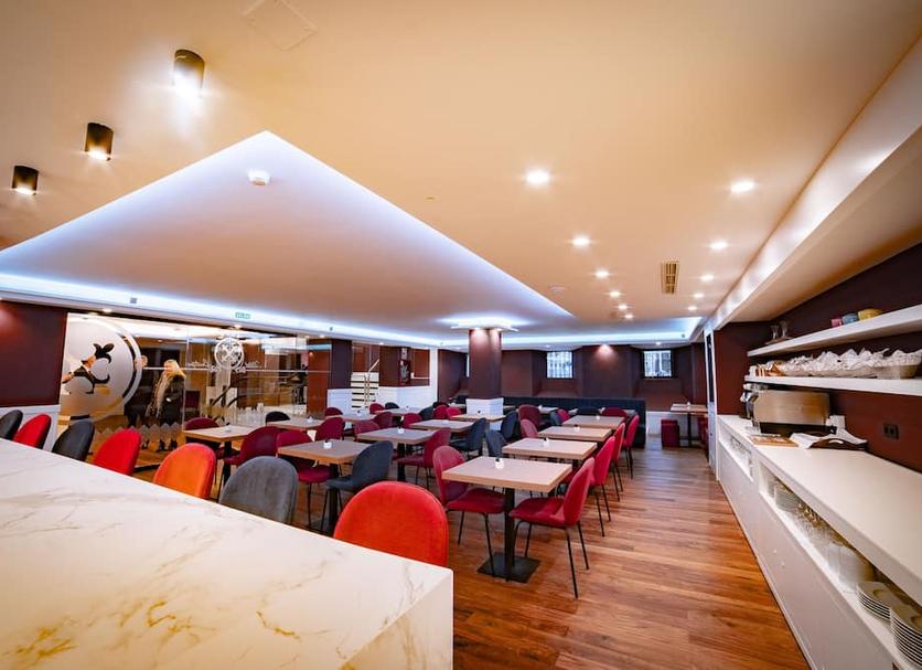 Restaurant Photo