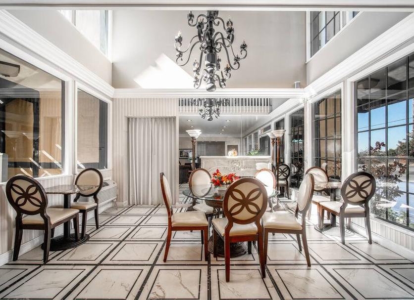 Dining room Photo