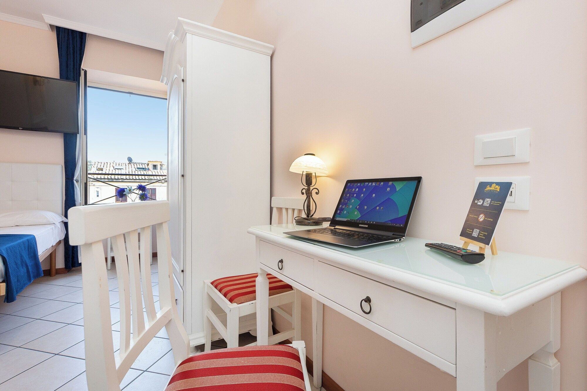 Room amenity