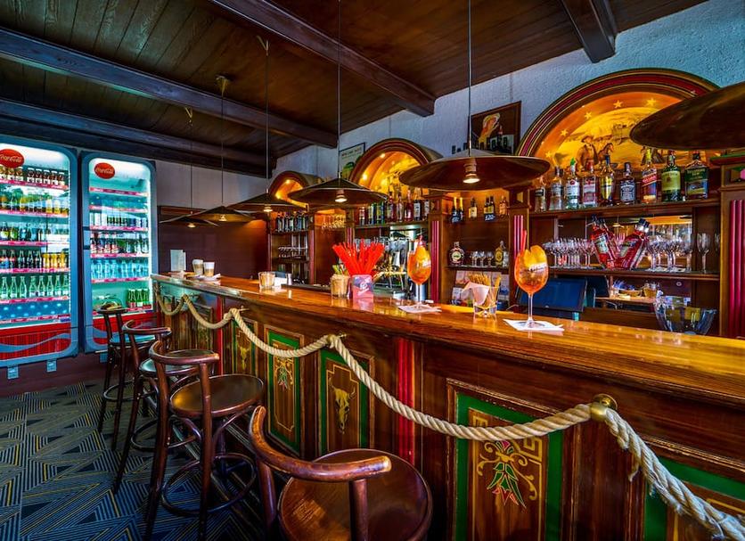 Bar Photo