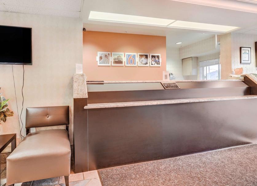 Front desk Photo