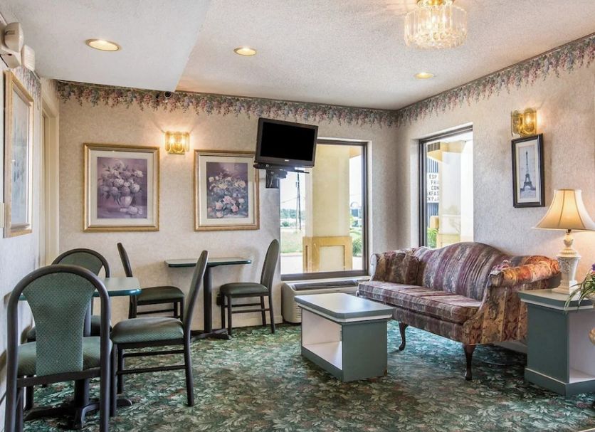 Lounge Photo