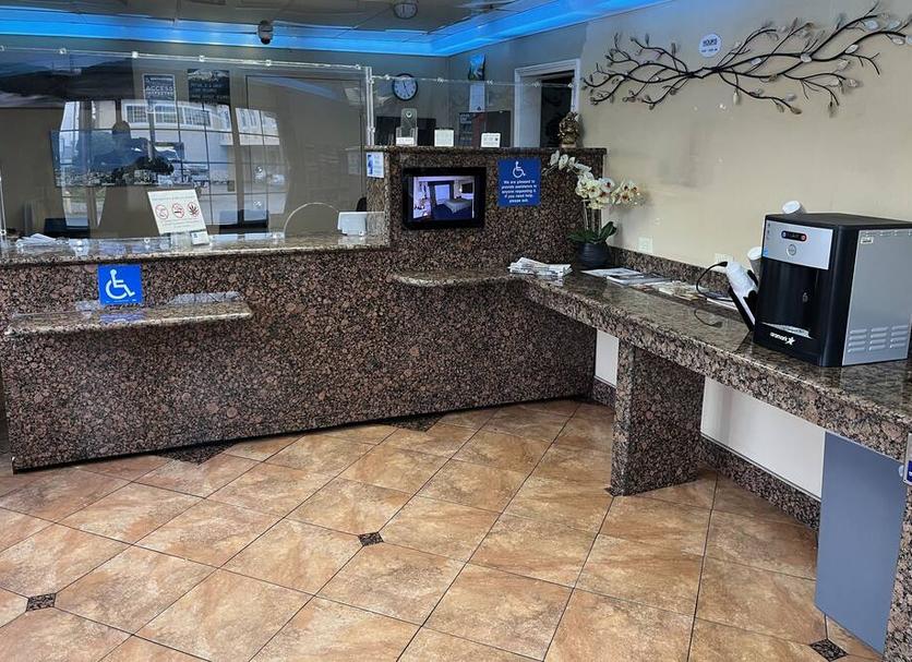 Front desk Photo