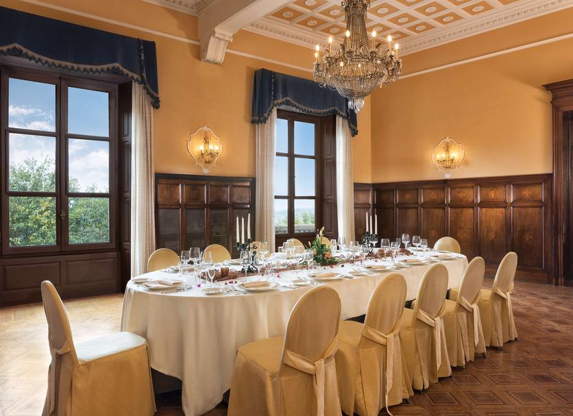Banquet hall Photo