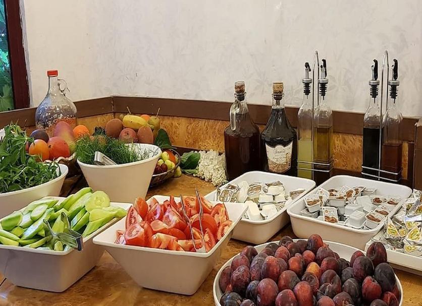 Buffet Photo