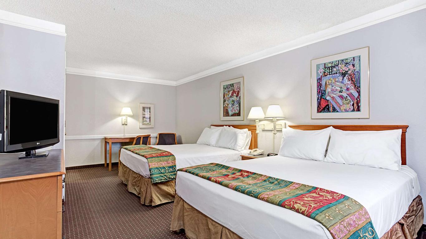 Days Inn by Wyndham Tucson City Center