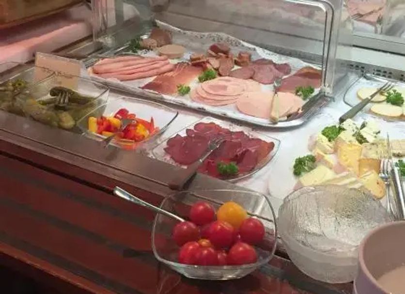 Buffet Photo